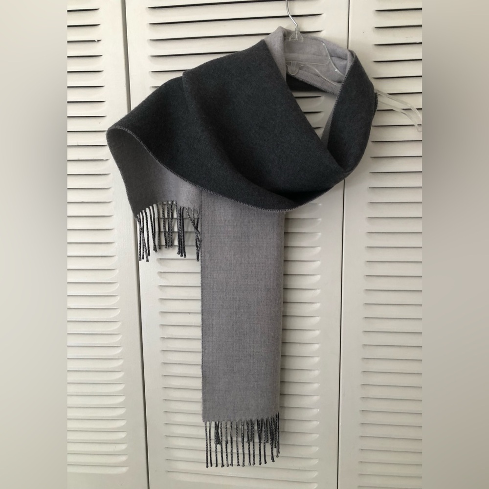 100% Merino Wool Two-Tone Fringe Scarf